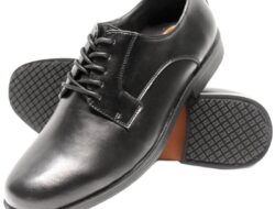 Mens Dress Shoes with Non Slip Soles Stylish and Safe Footwear