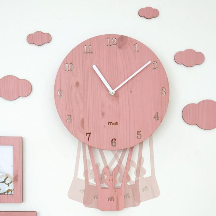 How to decorate a clock for kids room