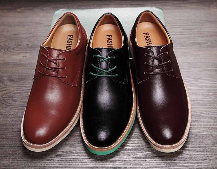 Shoes men italian leather fashion dress mens genuine oxford sales male designer wedding online carved flats larger cheap