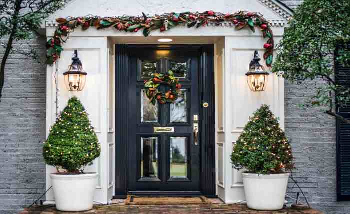 How to decorate front door side windows