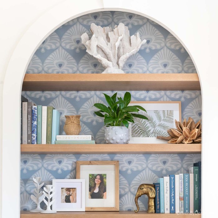 How to decorate floating shelf in dining room