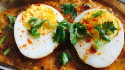 How to cook egg curry in andhra style